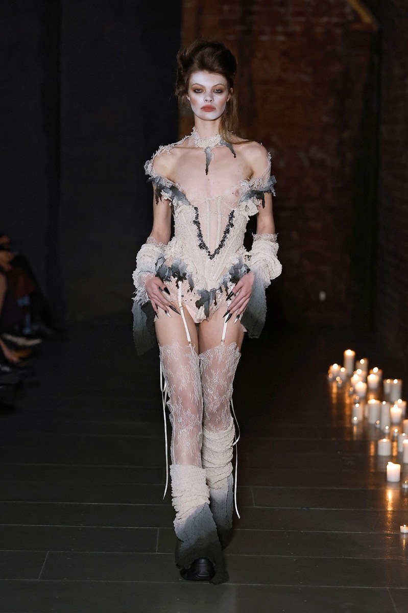 Look 3