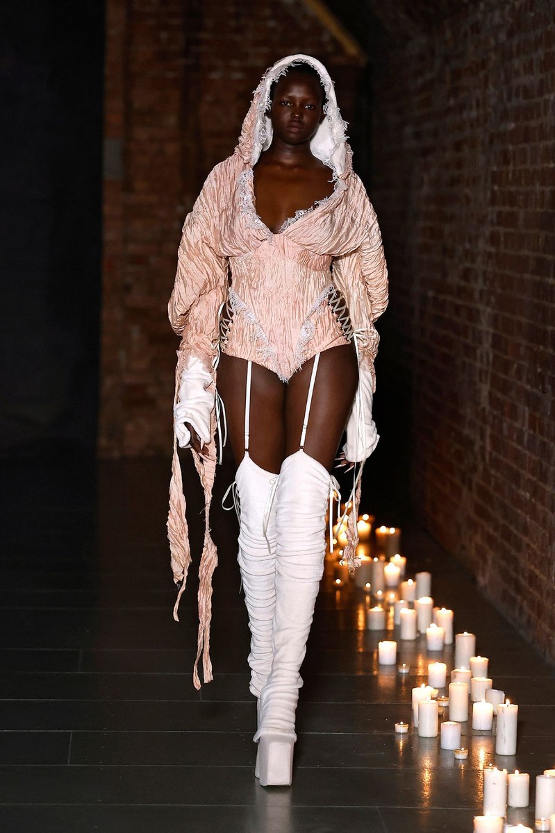 Look 10