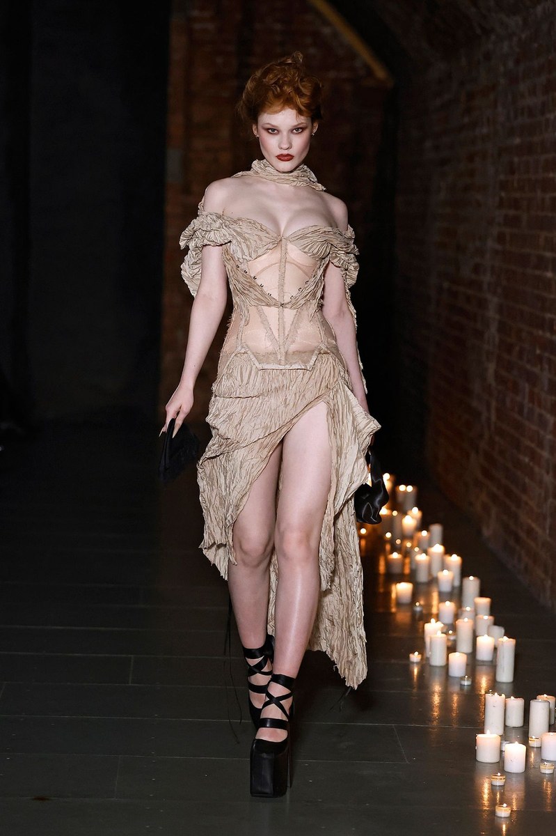 Look 14