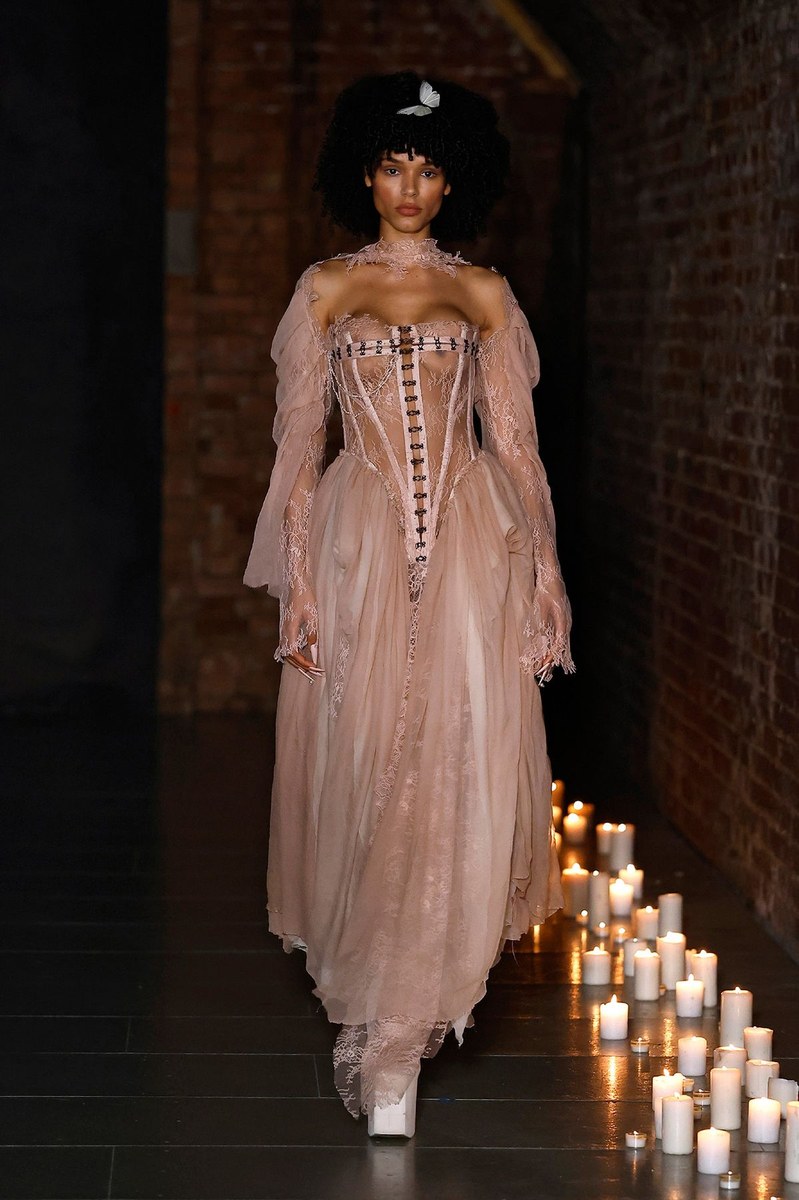Look 16