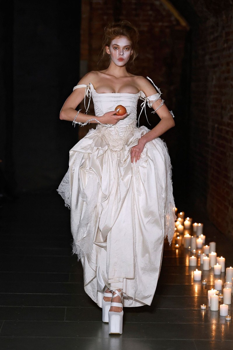 Look 17