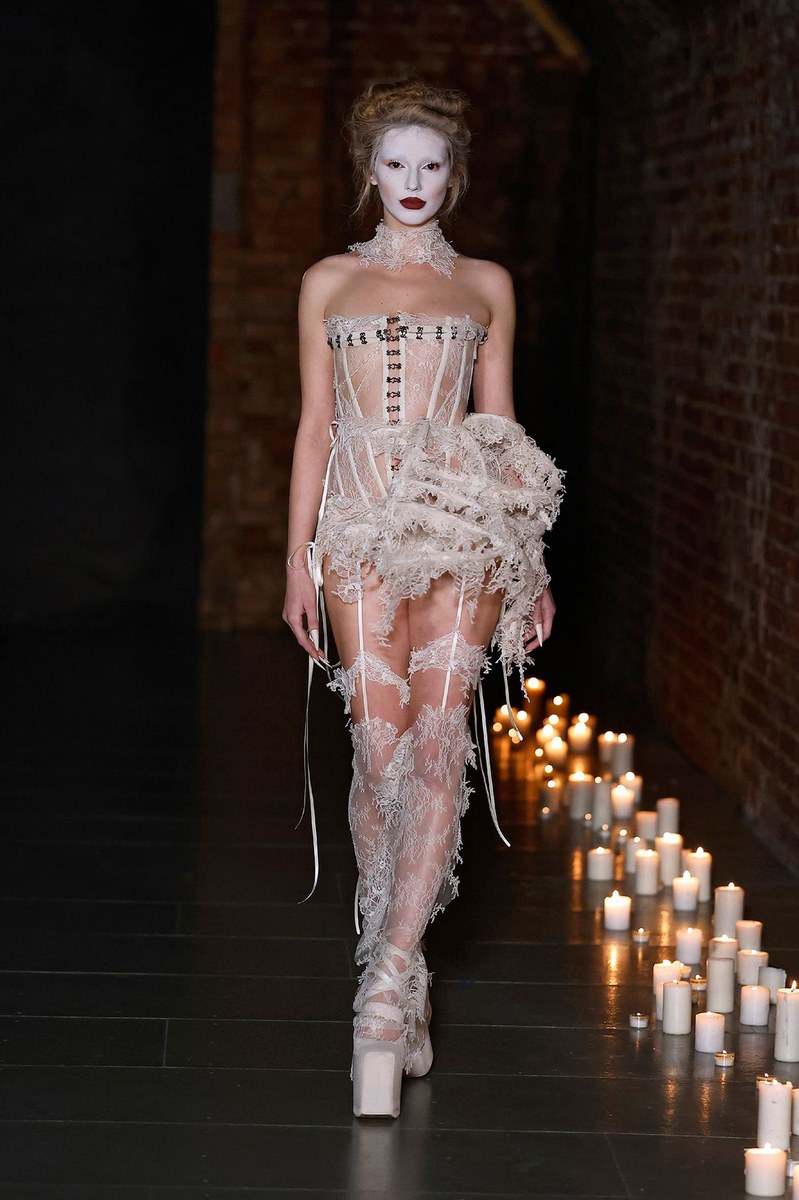 Look 18
