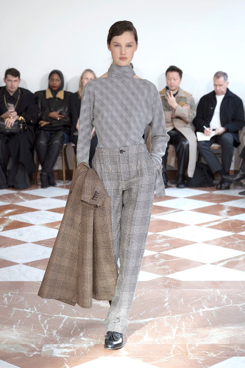 Look 3