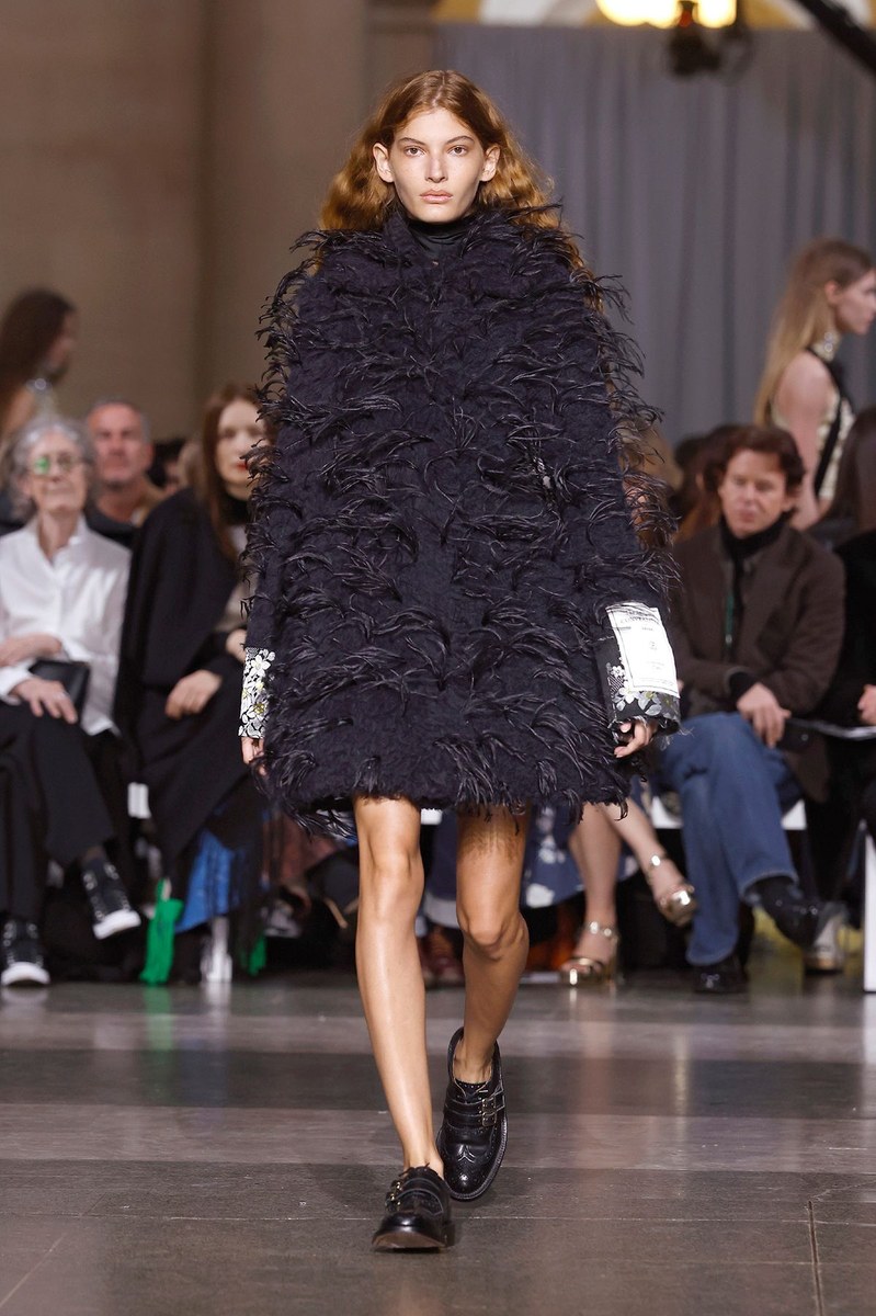 Look 10