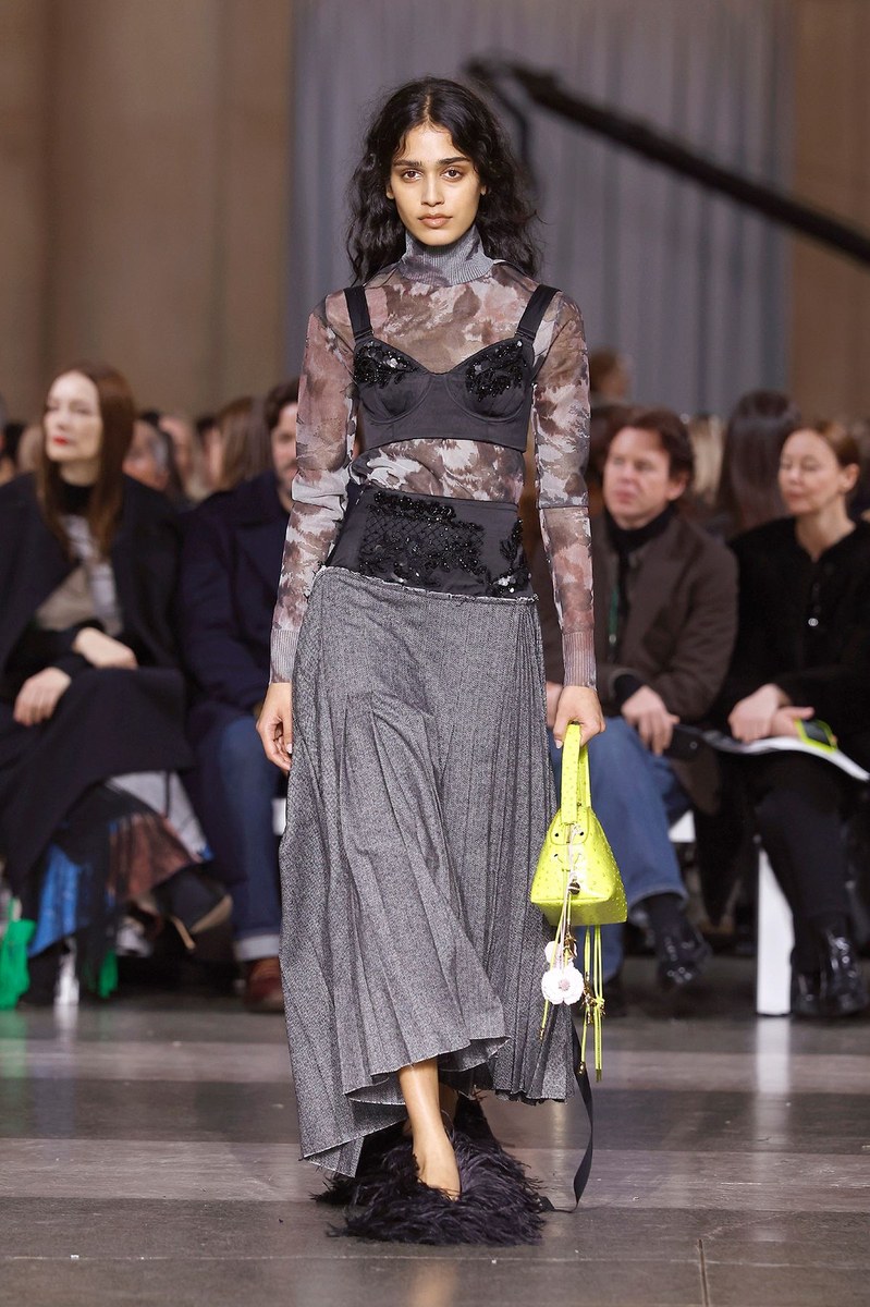 Look 15