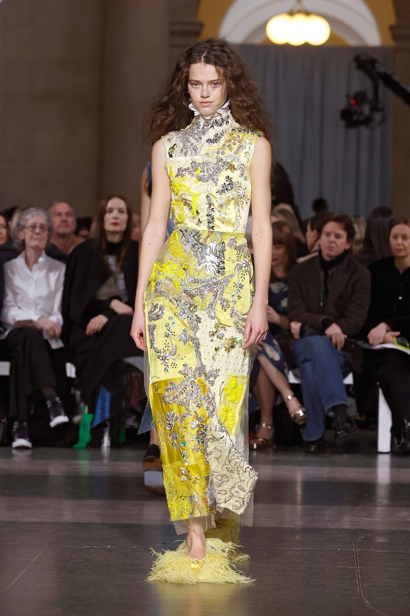 Look 16