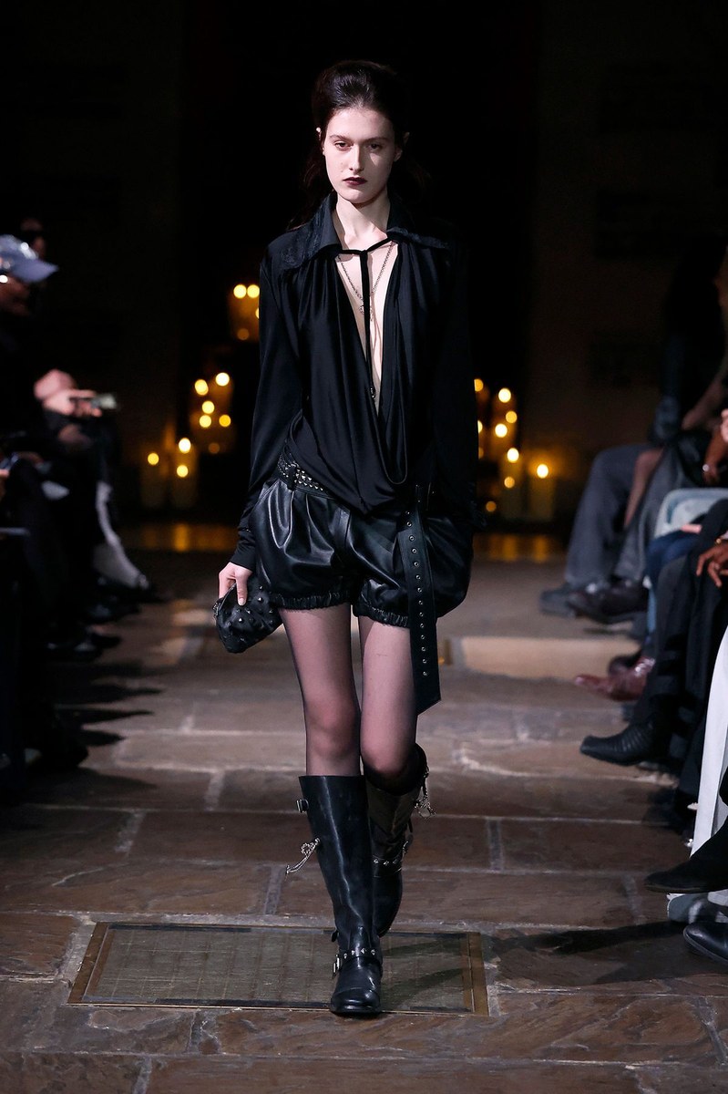 Look 10