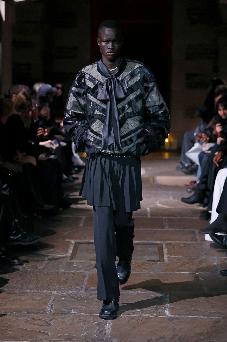 Look 12