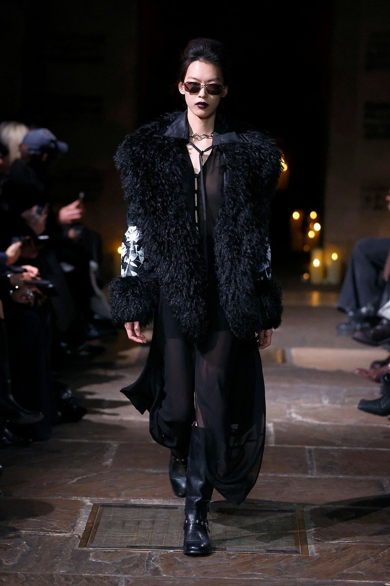 Look 15