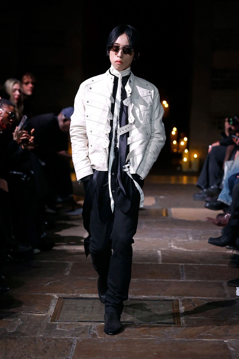 Look 18