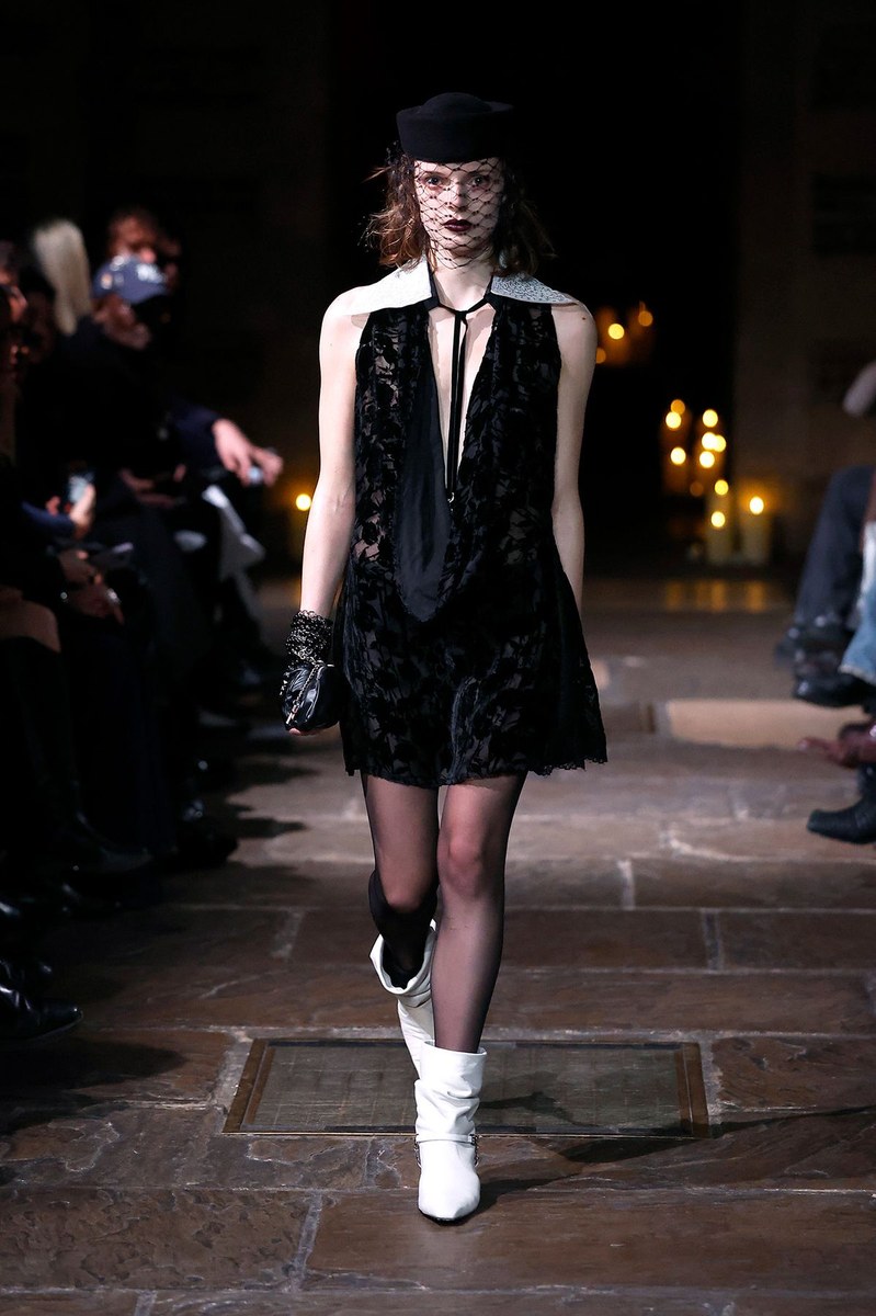 Look 19