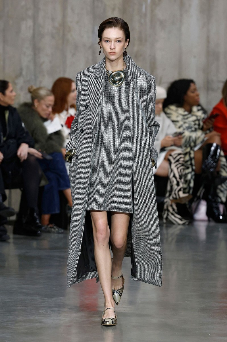 Look 3