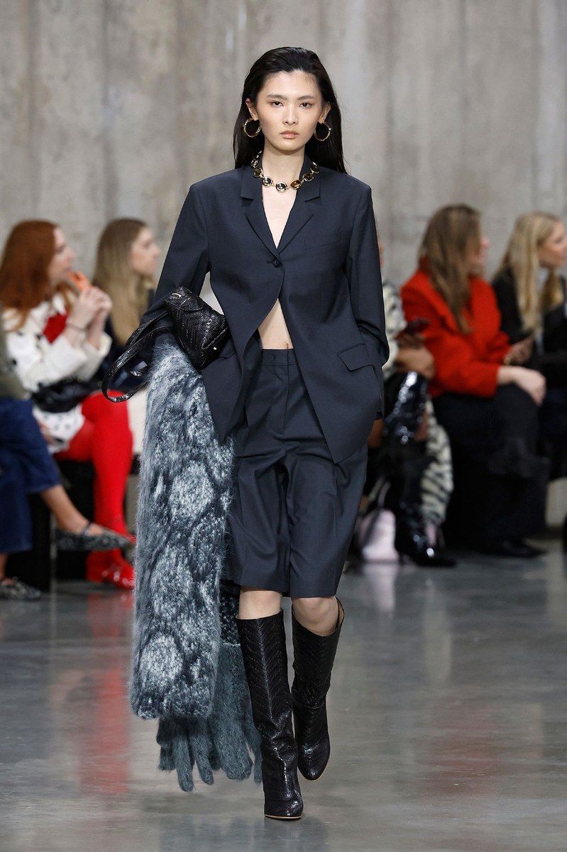 Look 18