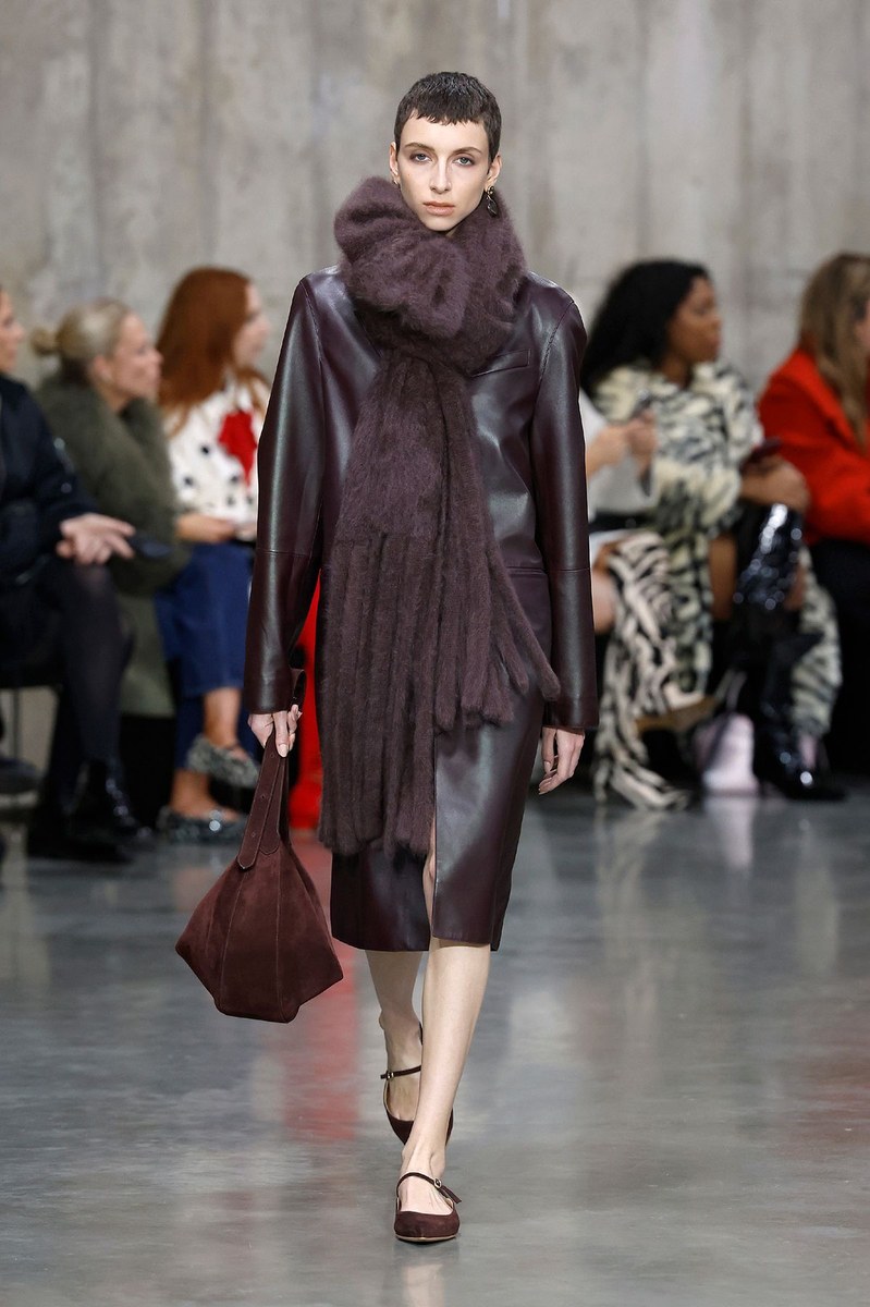 Look 25