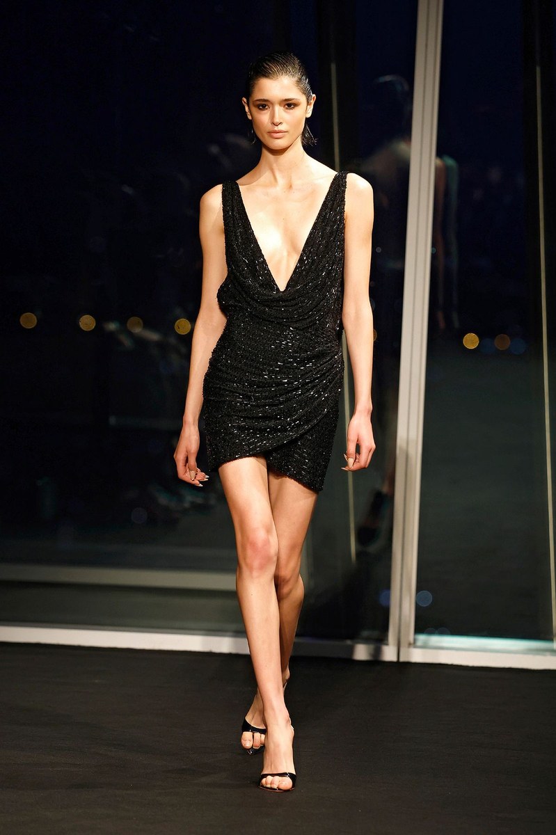 Julien MacDonald FW26 Women Looks Report