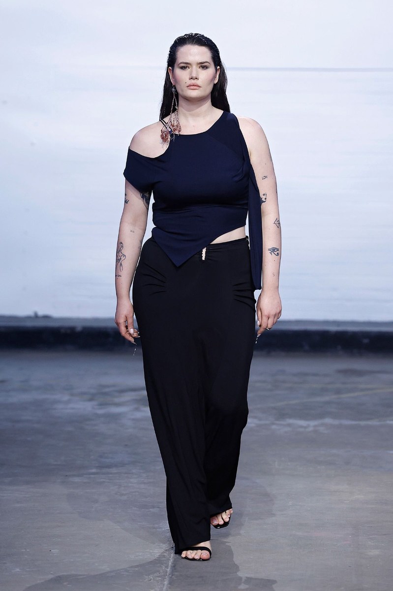 Look 3