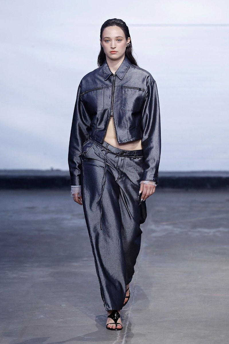 Look 10