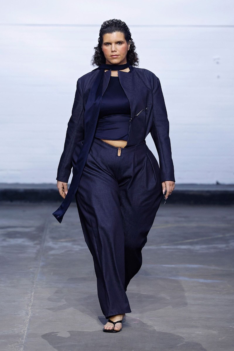 Look 18