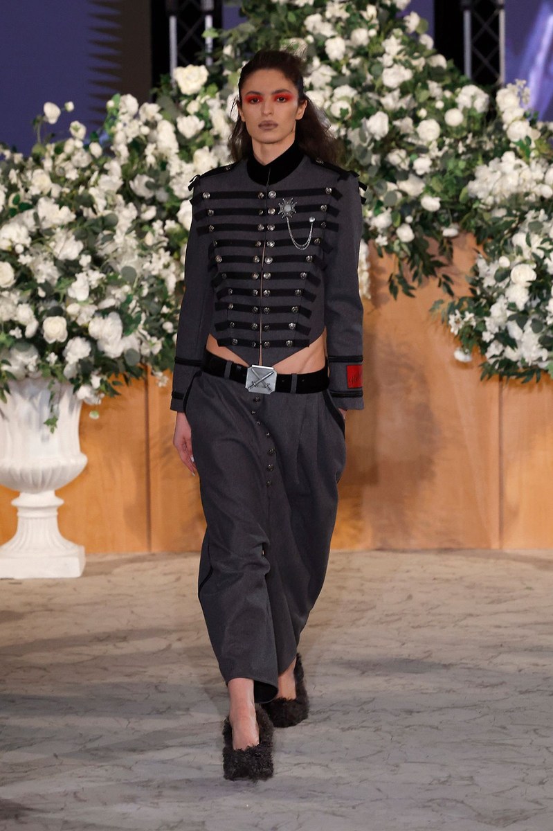Look 4