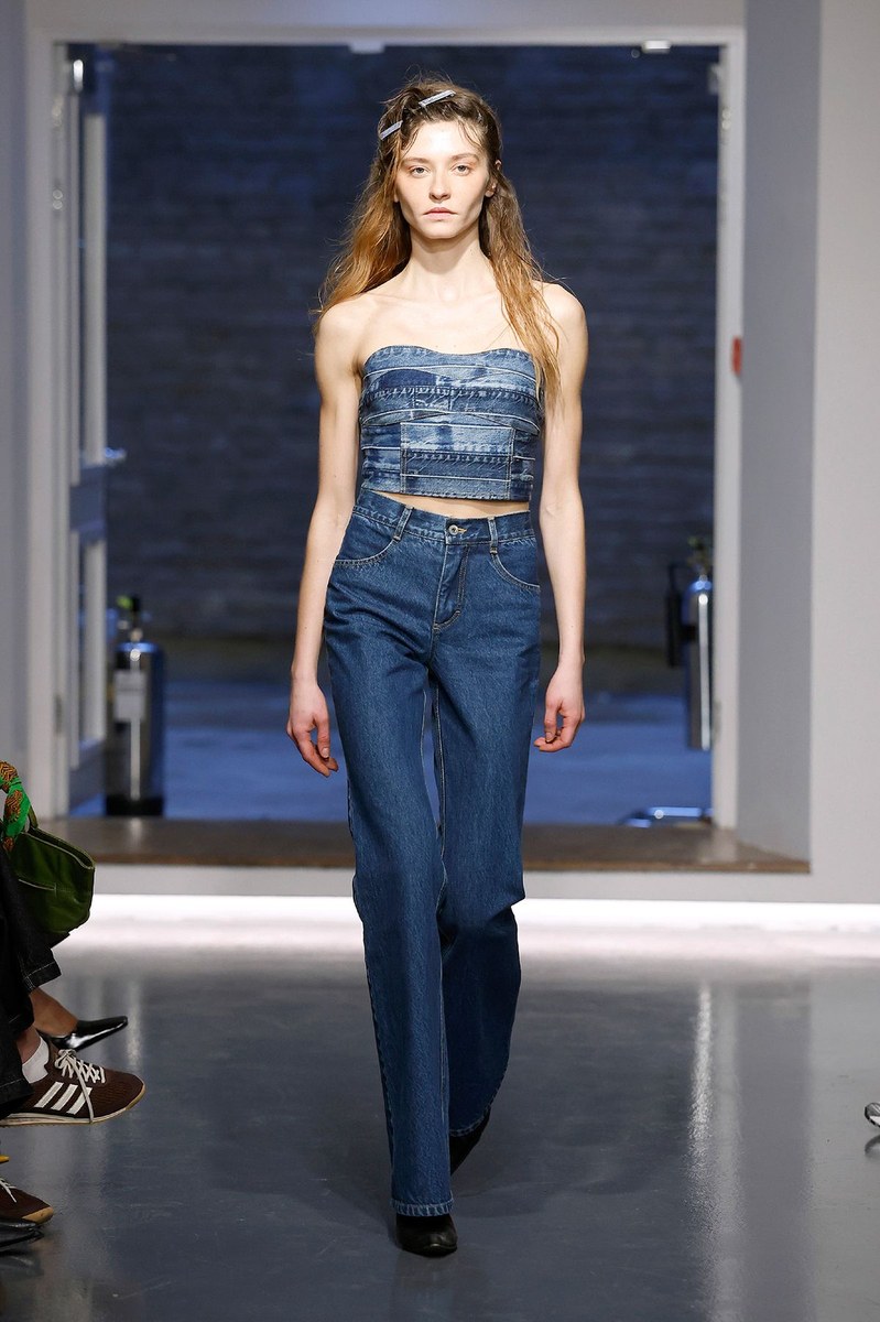 Look 3