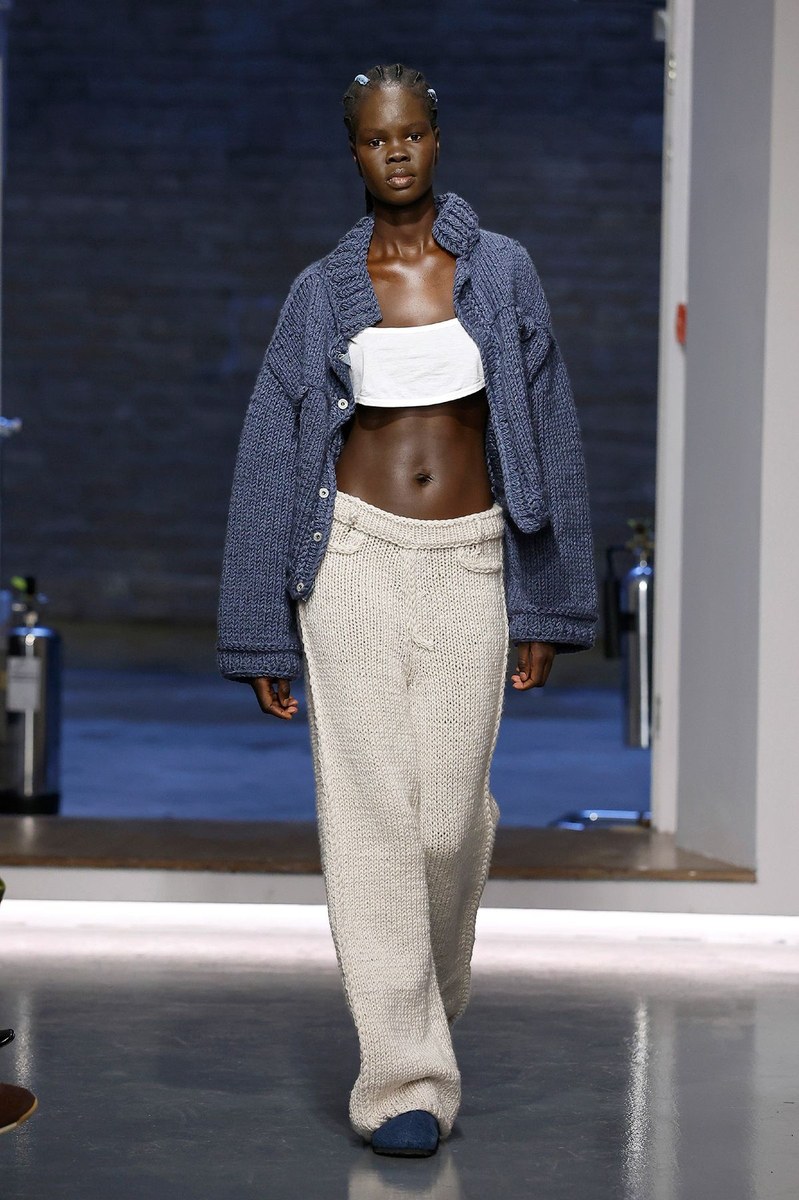 Look 10