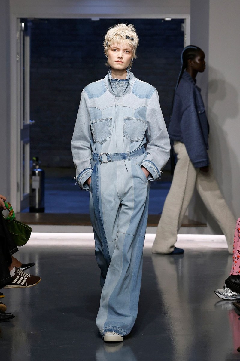 Look 11