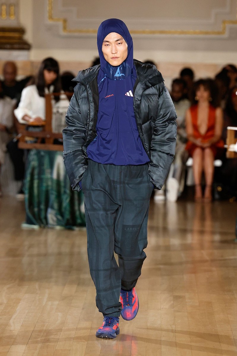 Look 11
