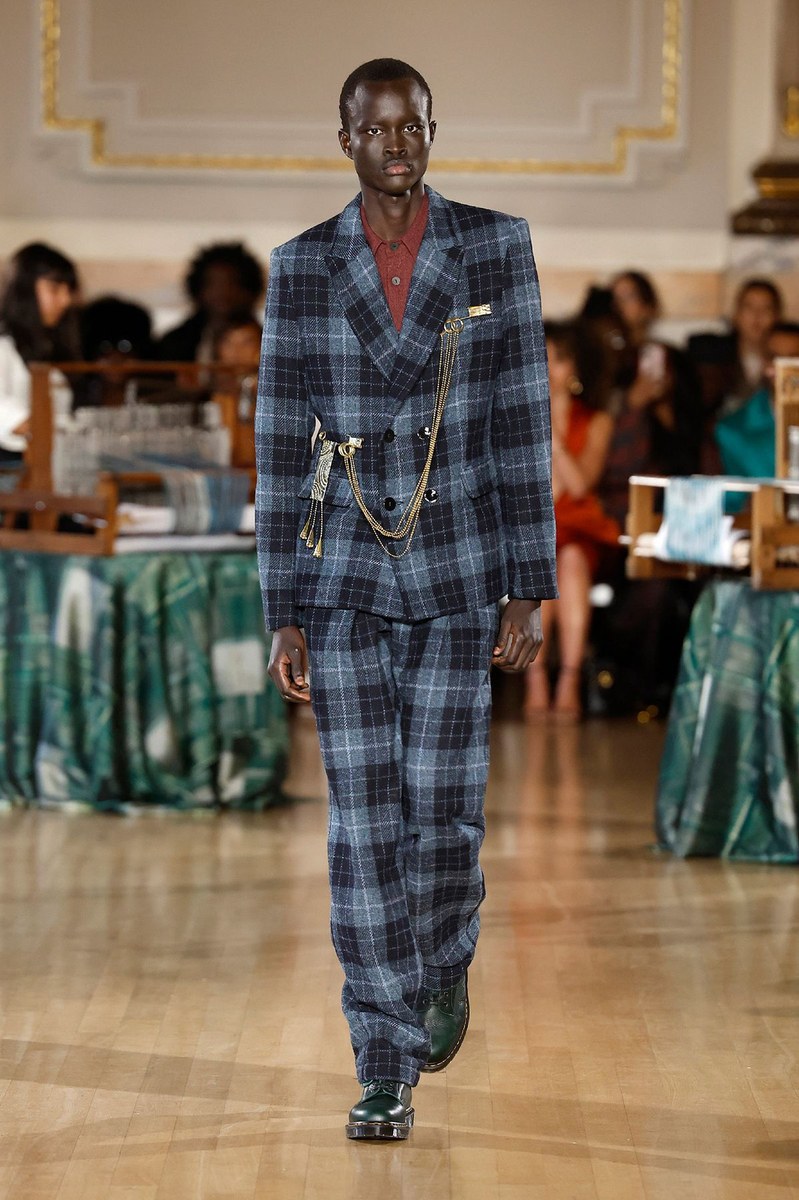 Look 17