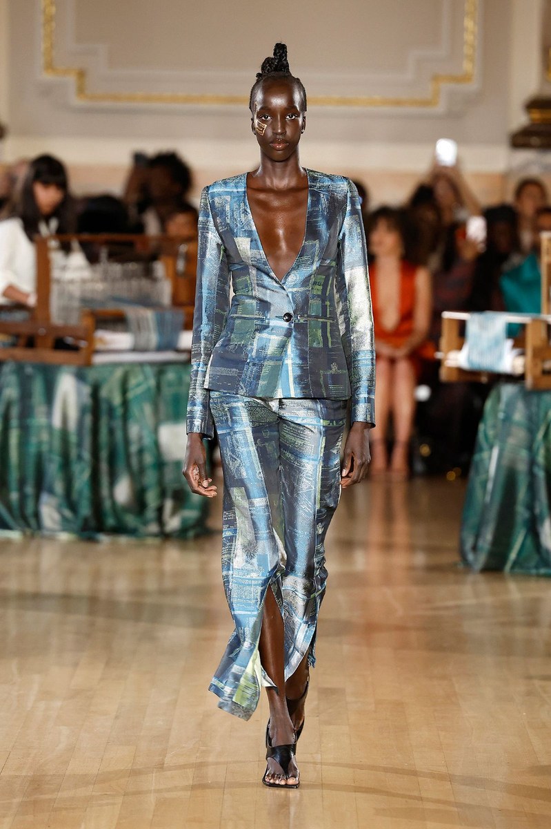 Look 19