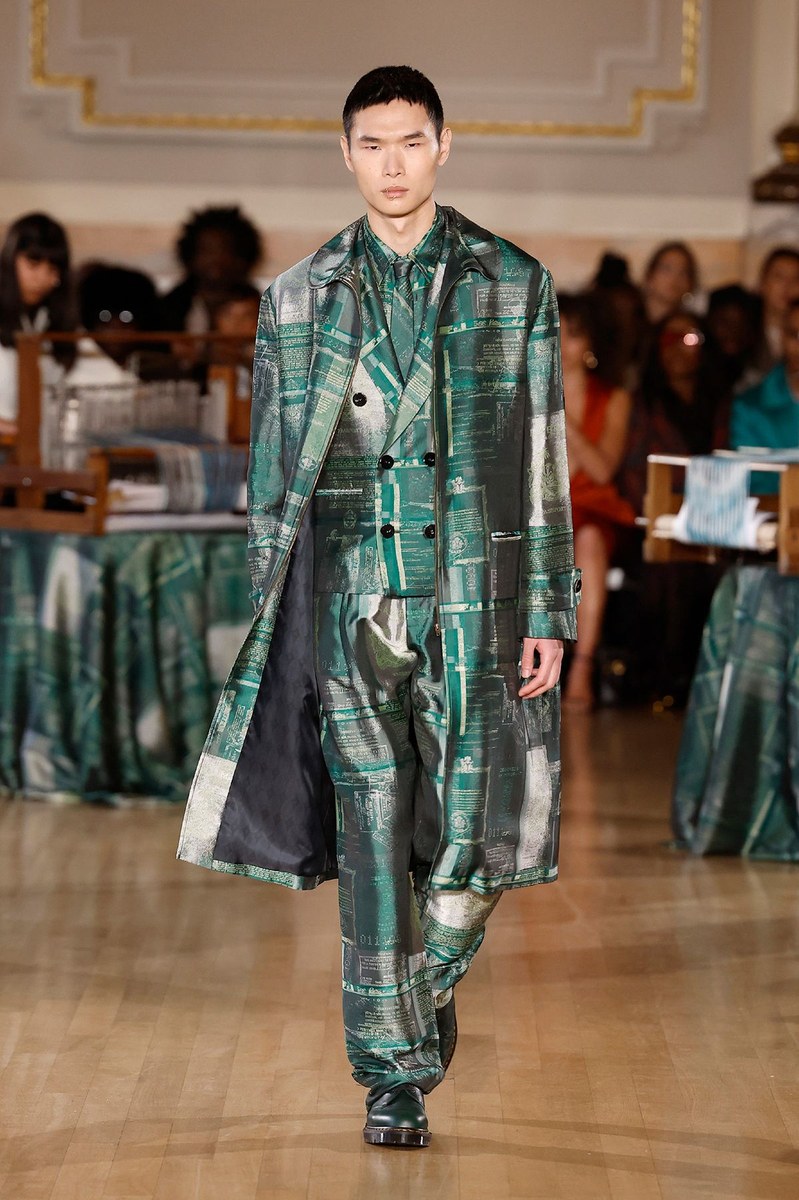 Look 30