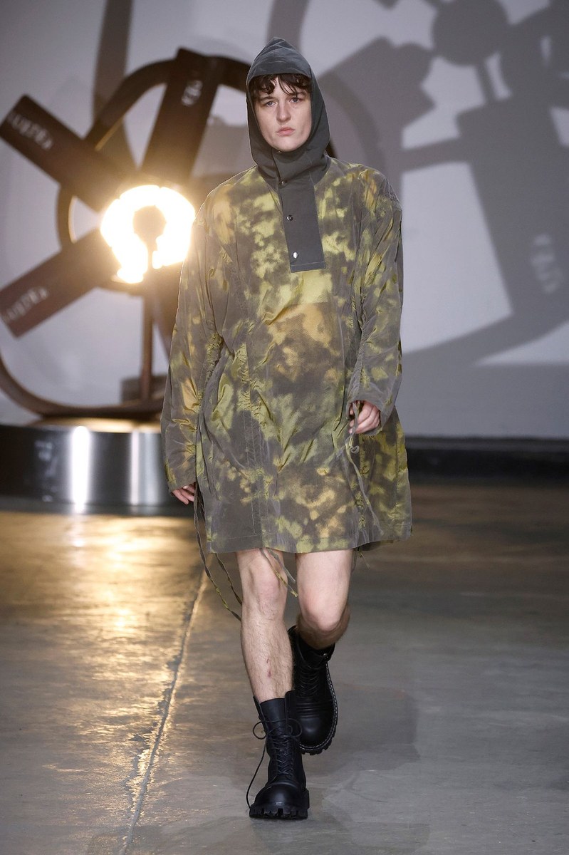 Look 10