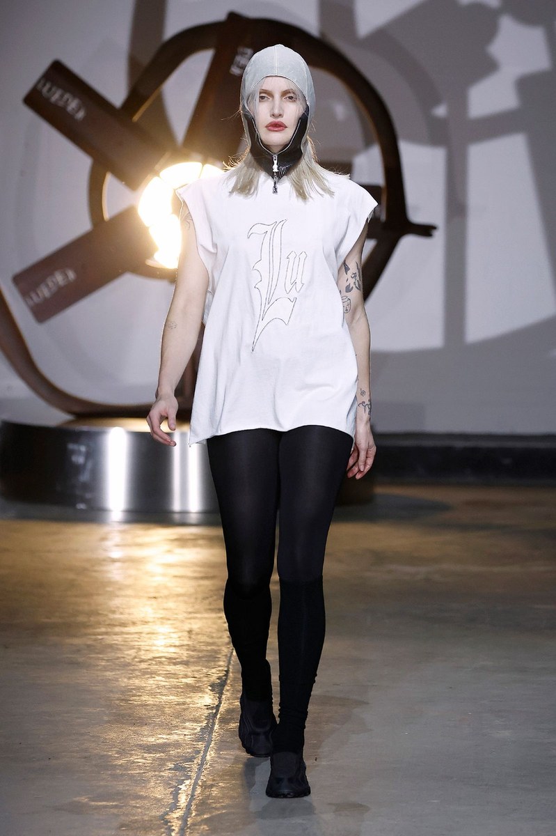 Look 19