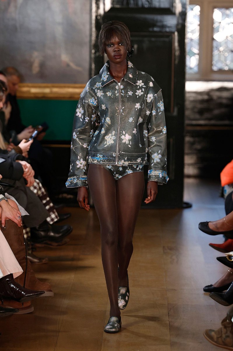 Look 3