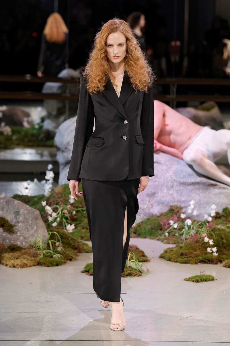 Look 10