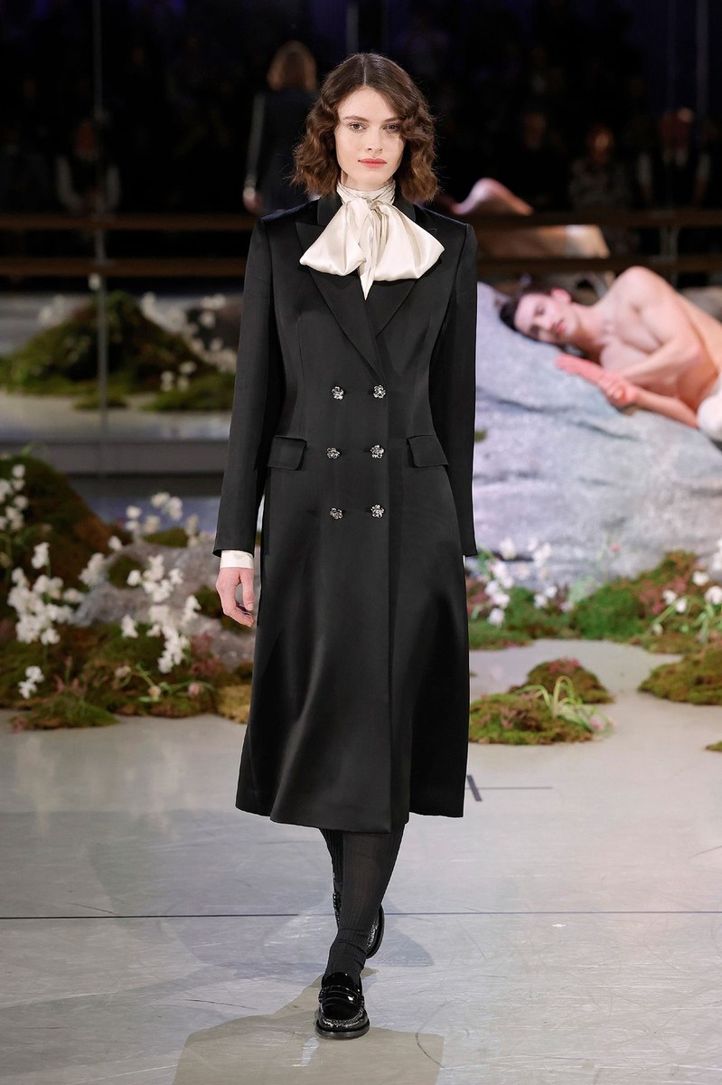 Look 11
