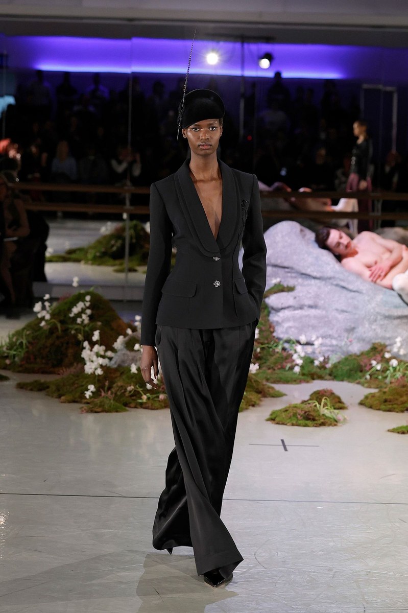 Look 15