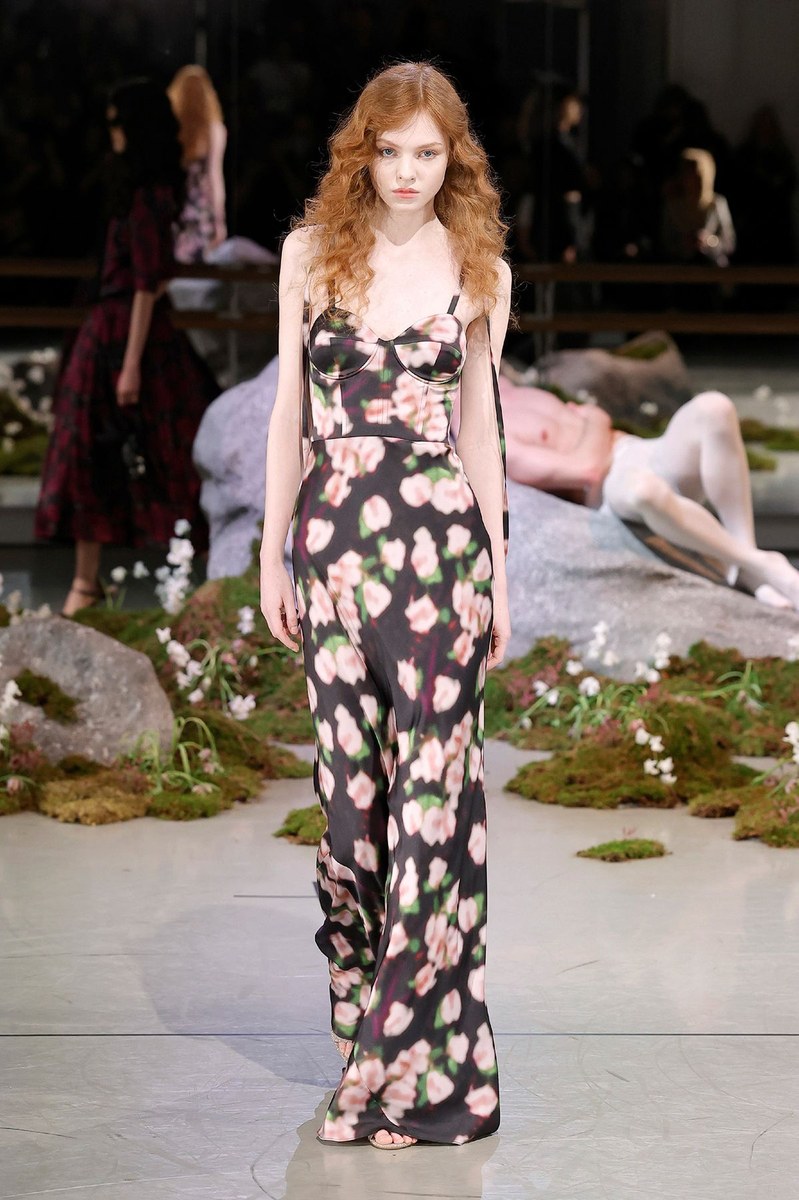 Look 16
