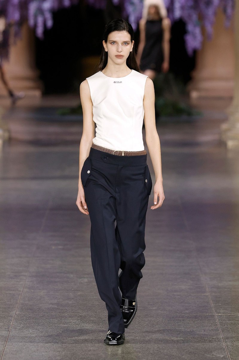 Look 10