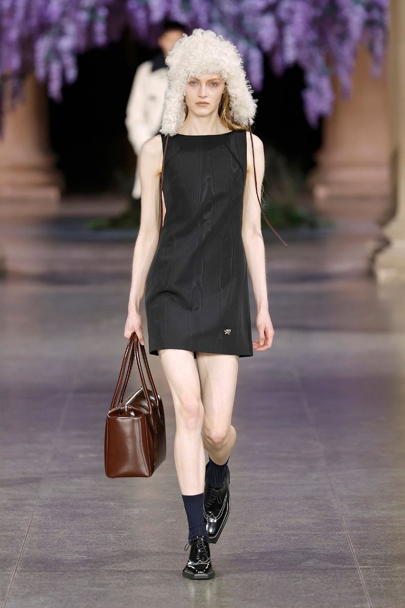Look 11