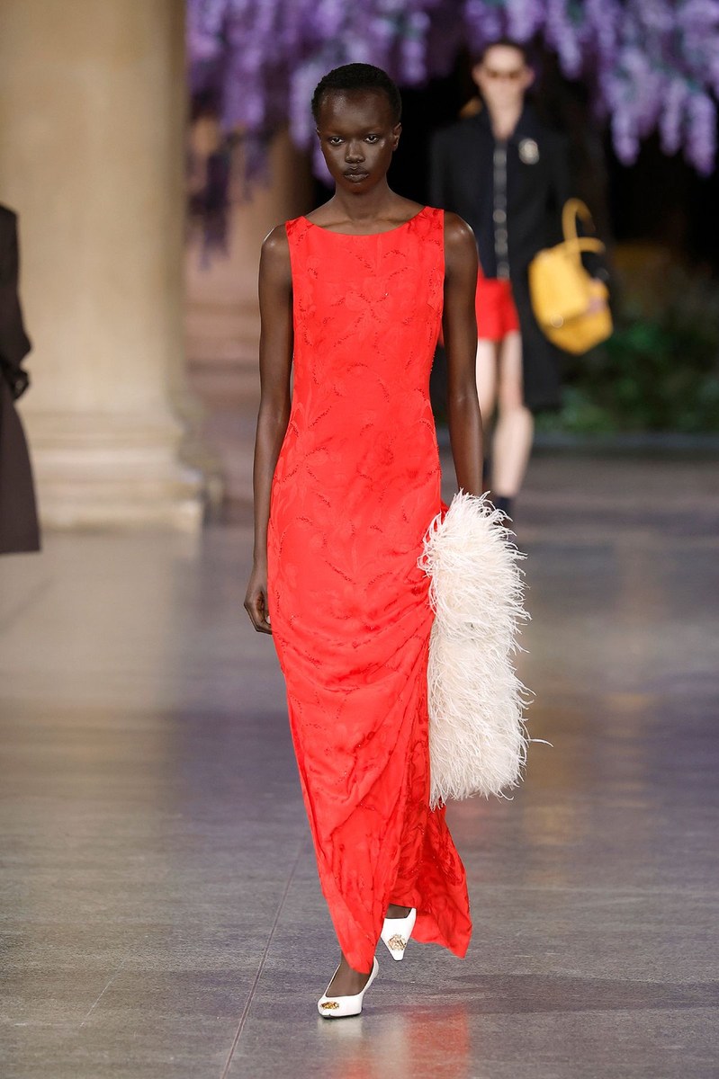 Look 16