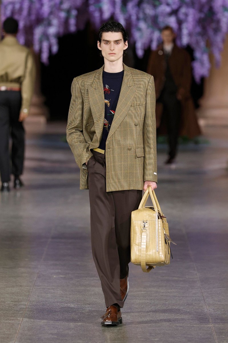 Look 24