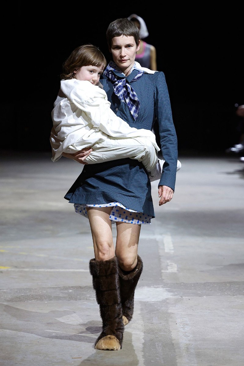 Look 7