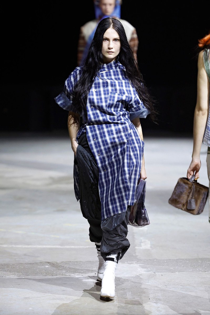Look 10
