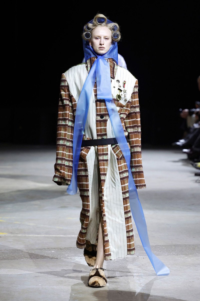 Look 11
