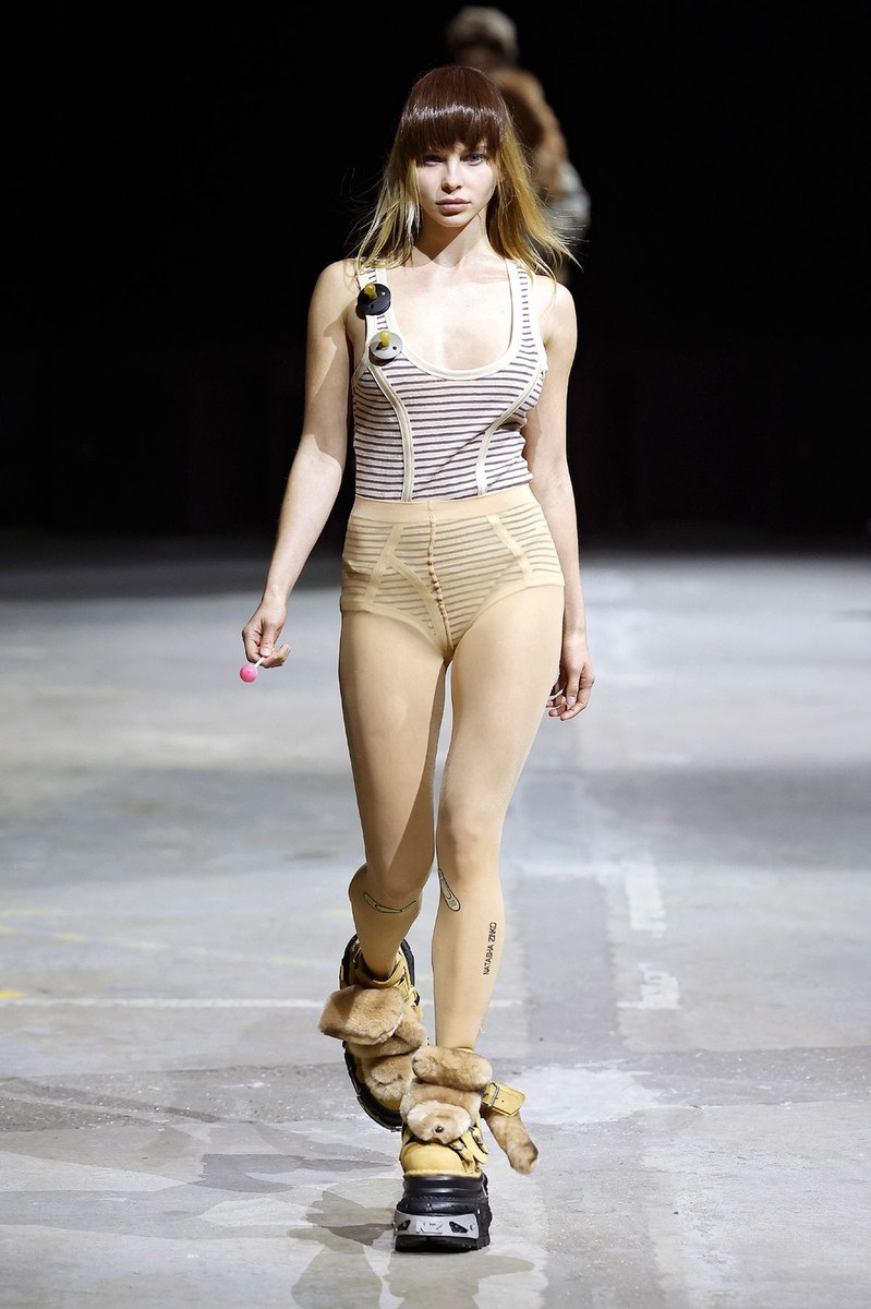 Look 14