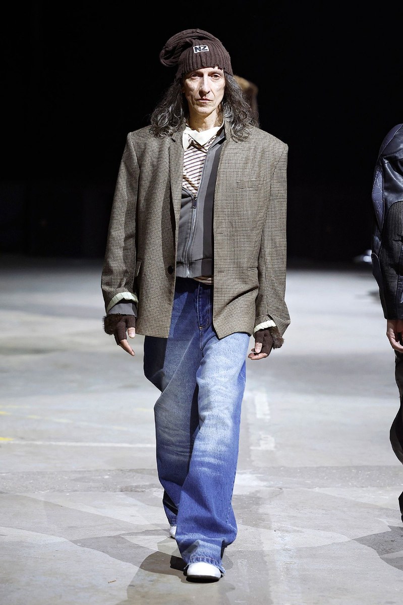 Look 28
