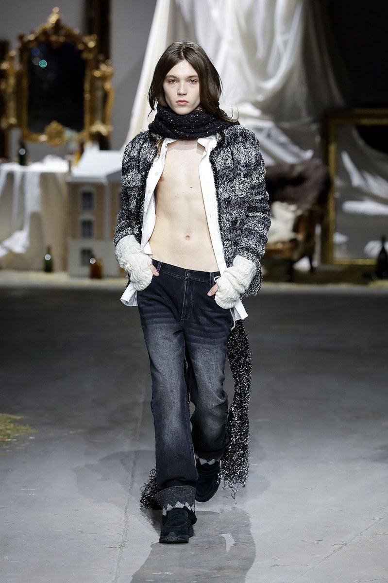 Look 11