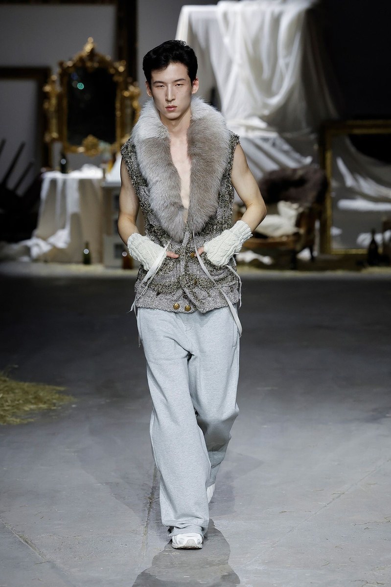 Look 12