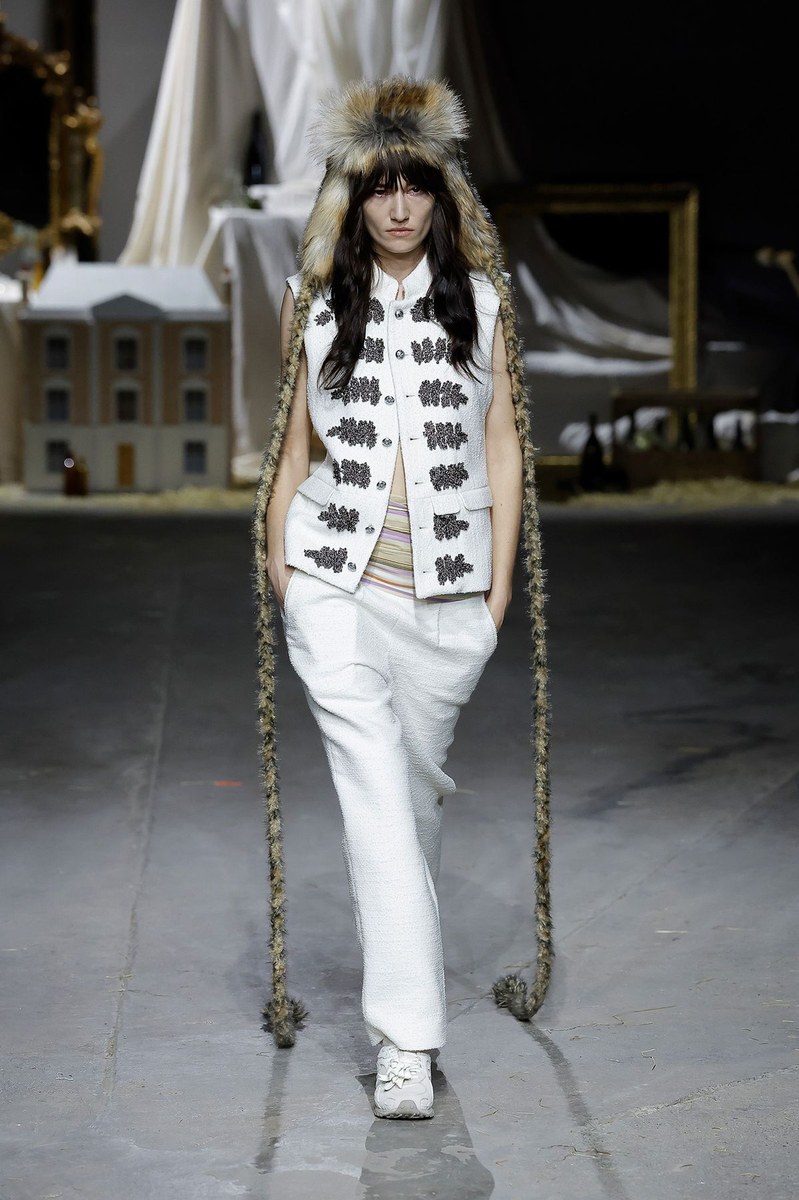 Look 13