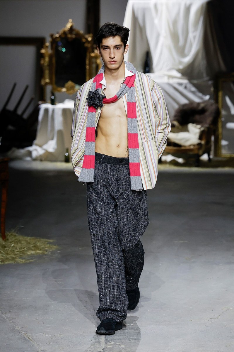 Look 15